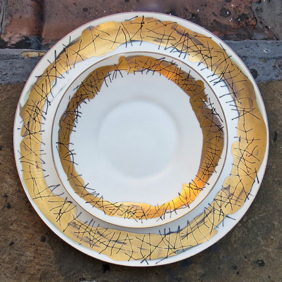 Gold/Platinum dinnerware 1 large